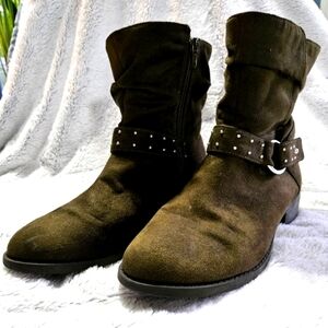 American Eagle Outfitters Moss Green Slouchy Ankle Boots Size 8